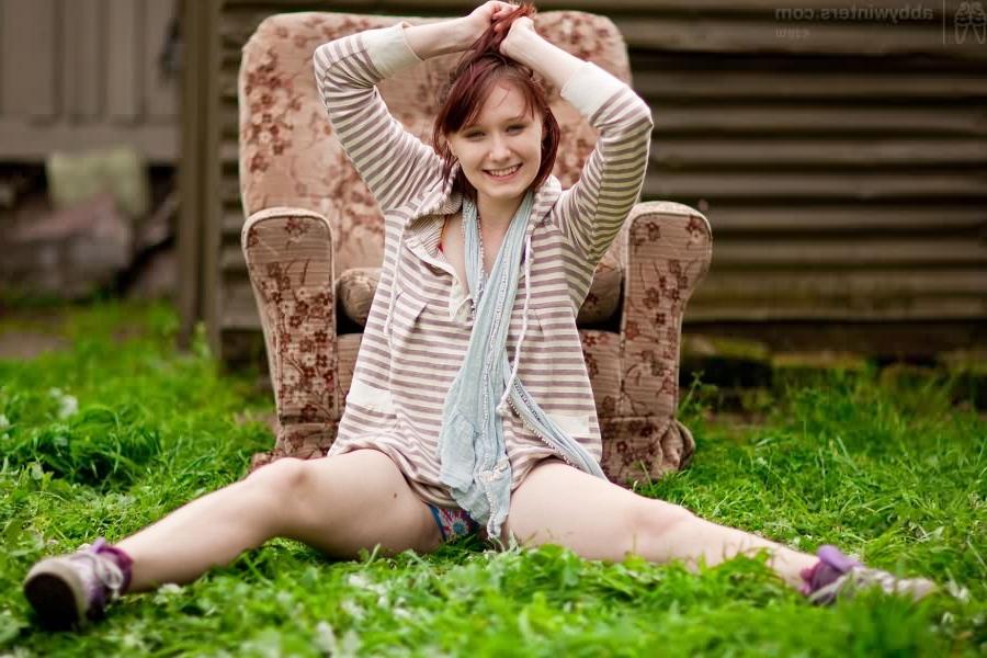 16P Nude neighbor exposing furry auburn pussy outdoors