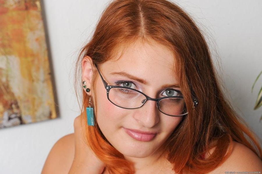 14P Hairy Redheaded Amateur Girl In Glasses Is Simply Stunning