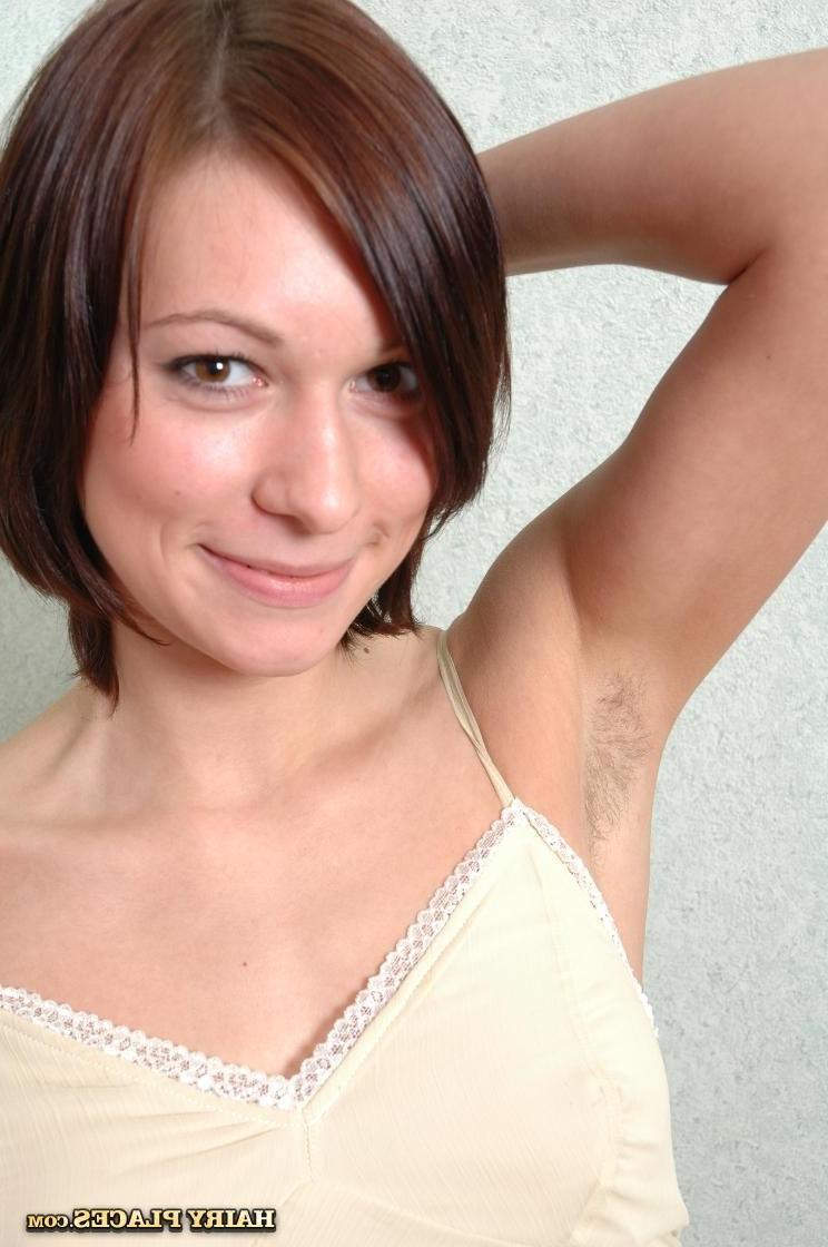 14P Trimmed pubis and armpits of a hottie