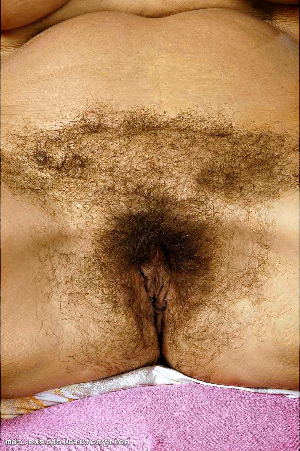 16P Big tits older woman Renate likes it in her bushy pussy