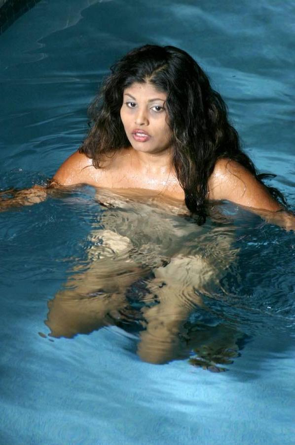 16P Hairy mature lover fingering pussy at the pool