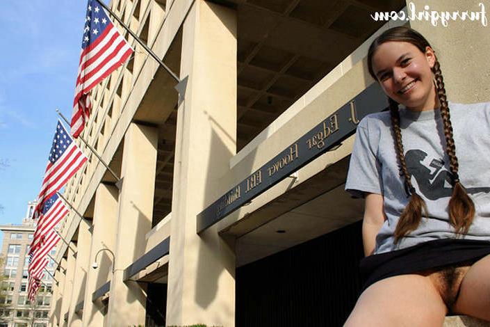 15P Furry Bush Upskirt Flash in Public on Capitol Hill