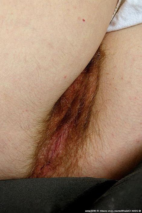 16P Slim Forty Plus Hairy Bush Redhead Housewife Strips Nicely Naked