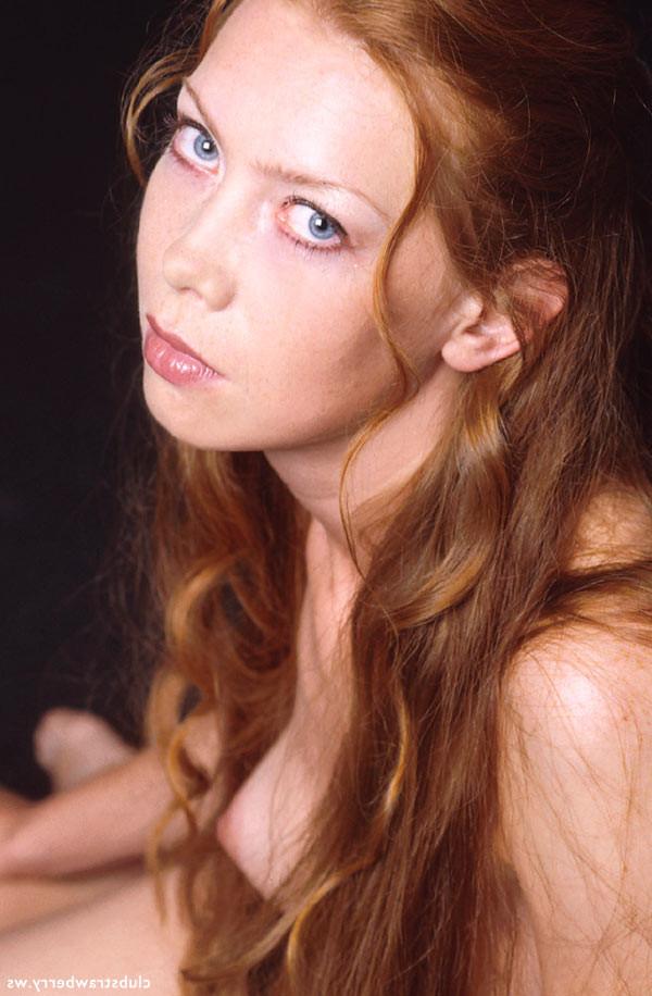 16P Redhead babe in garter belt shows fiery red bush