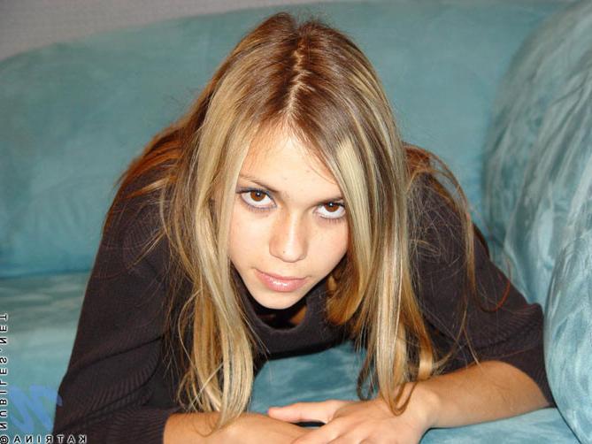 20P Petite hot teenie with tiny body and hairy pussy