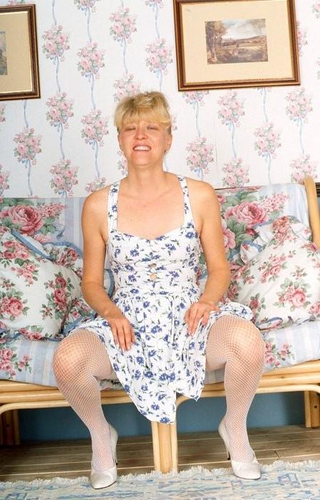 16P Shy mature housewife shows all