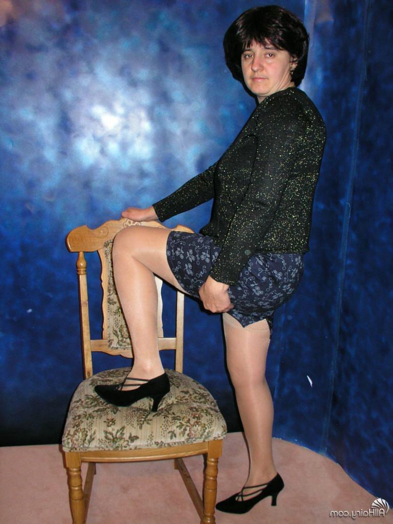 15P this lady has massive knockers a mustache and a hairy upskirt