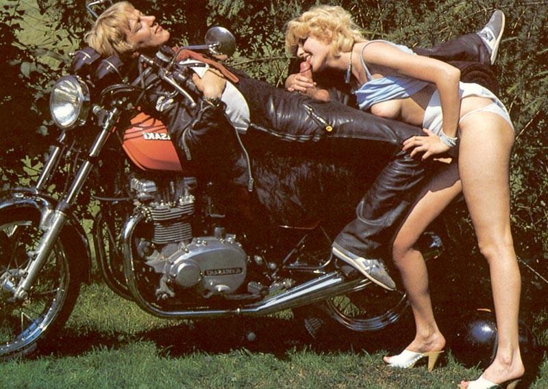 16P Stranger picking up a retro lady and fucks her