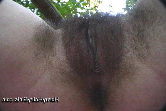 15P Thick hairy bush girl outside