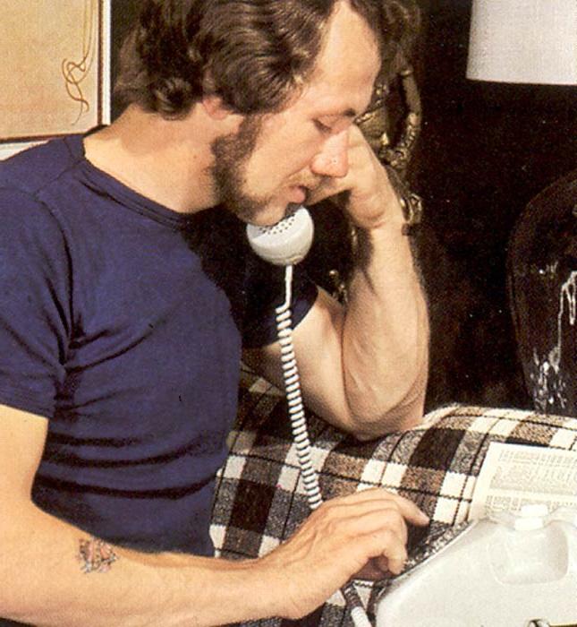 16P Two hairy retro couples doing it