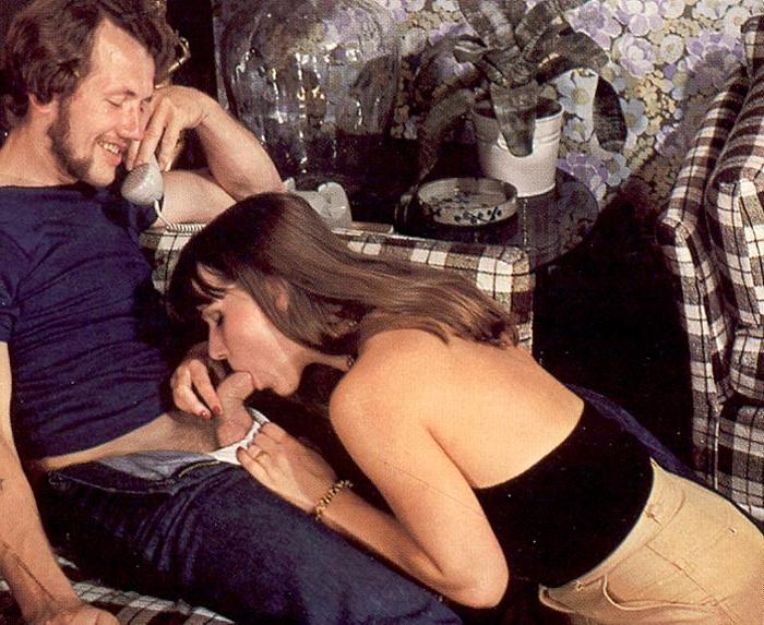 16P Two hairy retro couples doing it