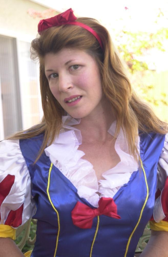 16P Uniformed mature maid spreads her nasty hairy snatch outdoors