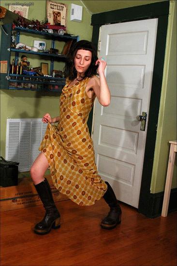 15P Hippie chick with bush and tattoos
