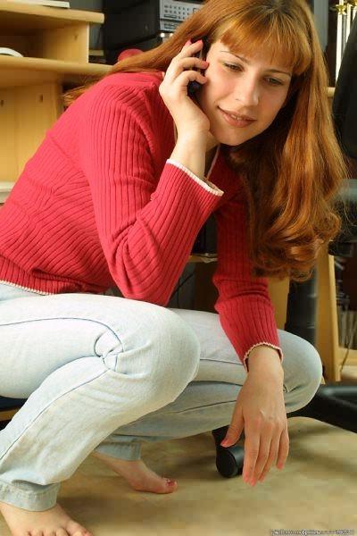 16P Hairy Redhead Chick Gets Naked and Spreads Wide