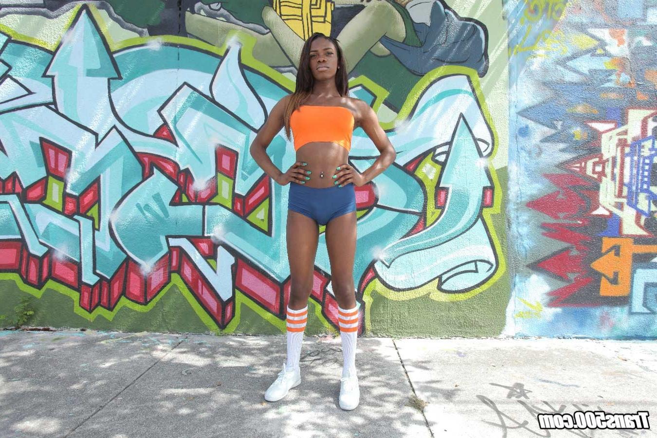 16P Ebony shemale gets anal violated by huge dick