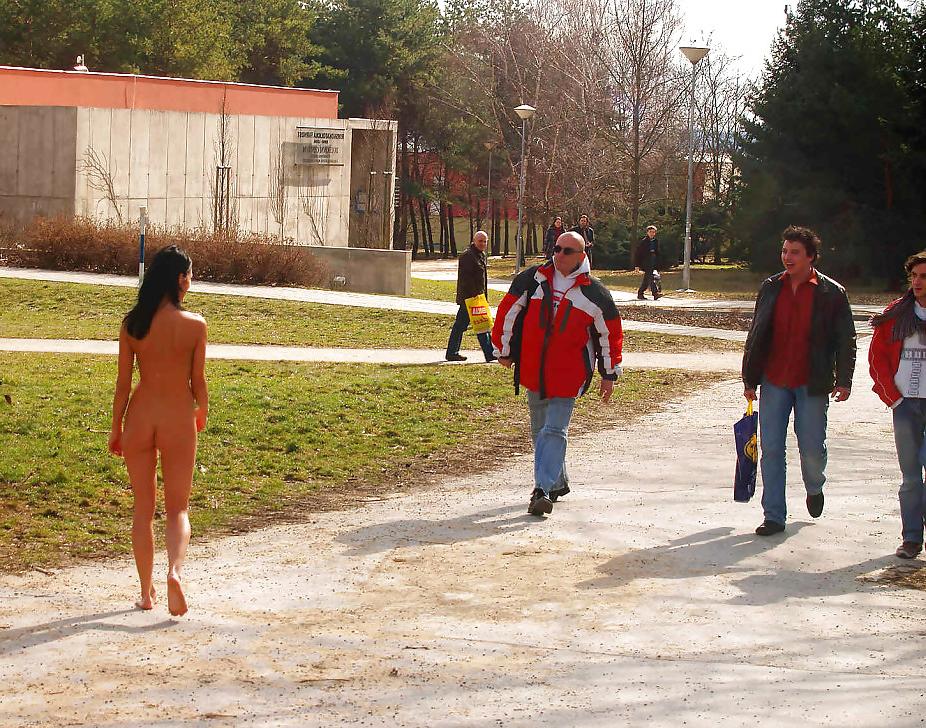 25P COLLECTION OF...NAKED AND PUBLIC FLASHING