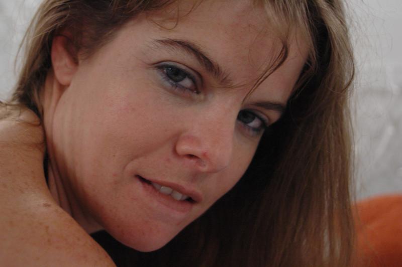 20P Pretty mom is off leashed to fuck.