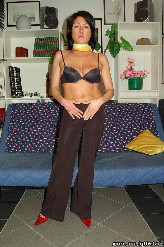 16P Horny older hairy mature housewife hardcore anal fucking action