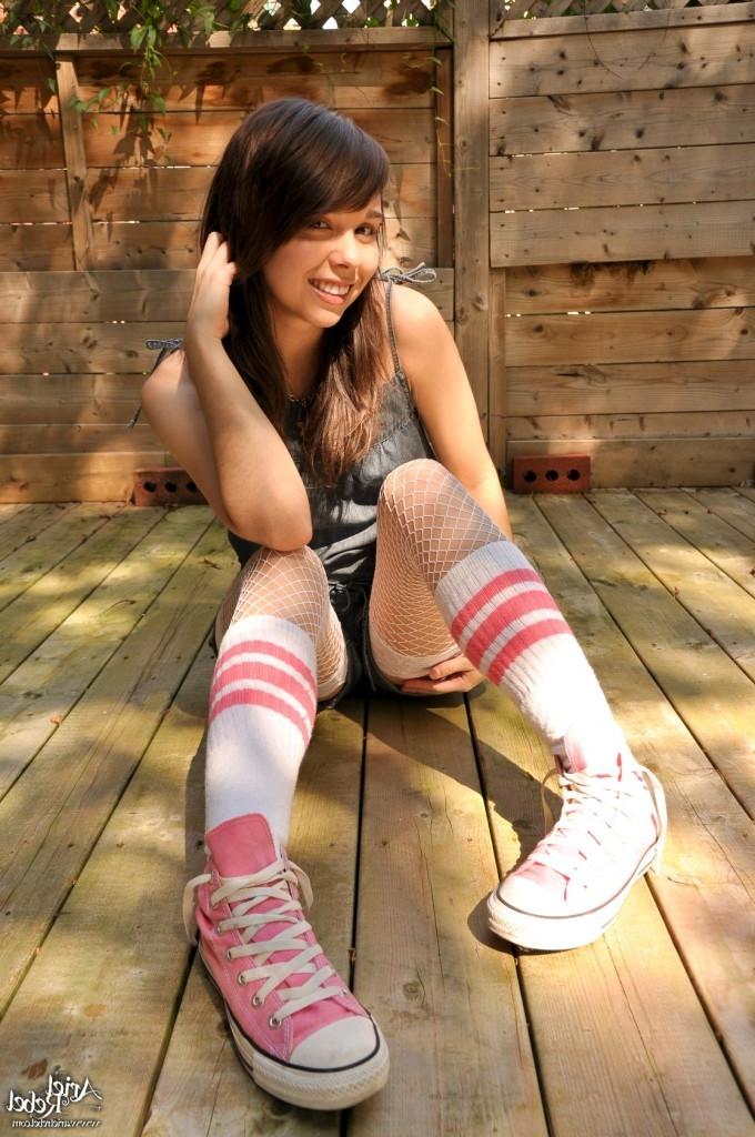 16P Innocent teen girl in stockings