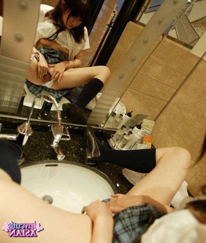 16P Japanese coed in uniform shows her tight cunt