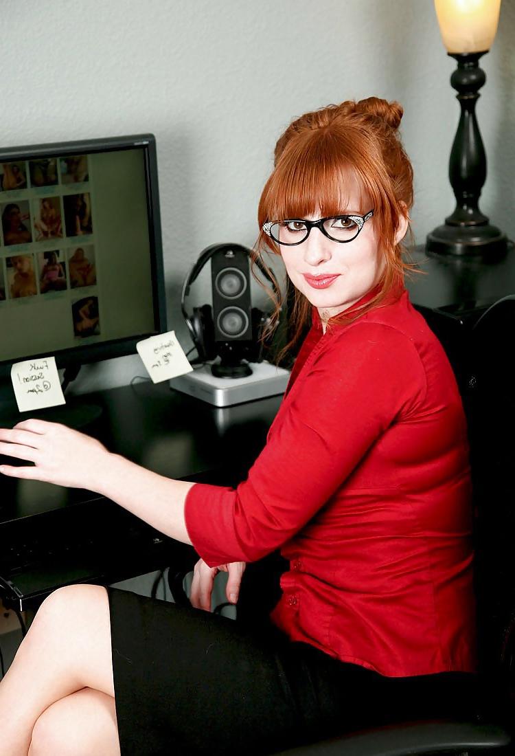 15P Nice Secretary