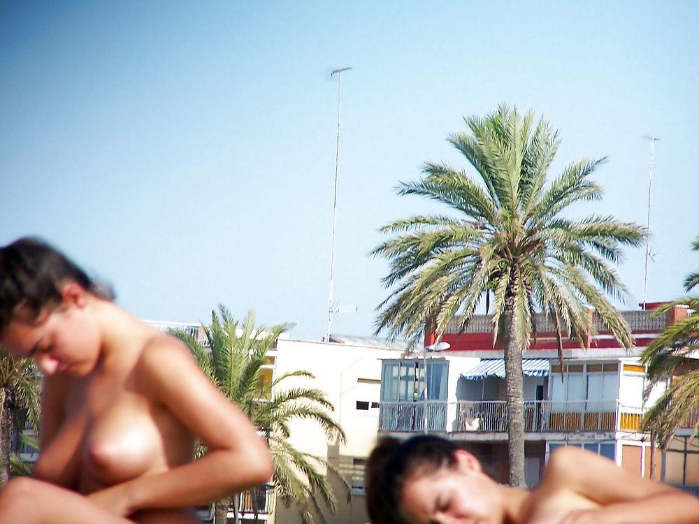 13P Brunettes beach