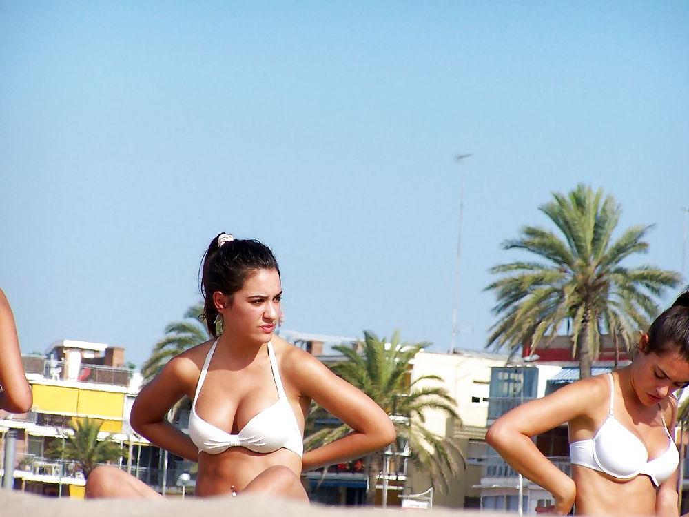 13P Brunettes beach
