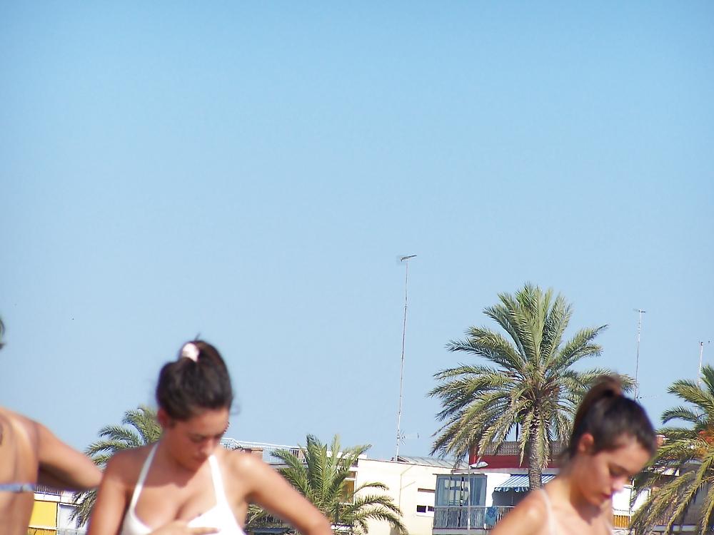13P Brunettes beach