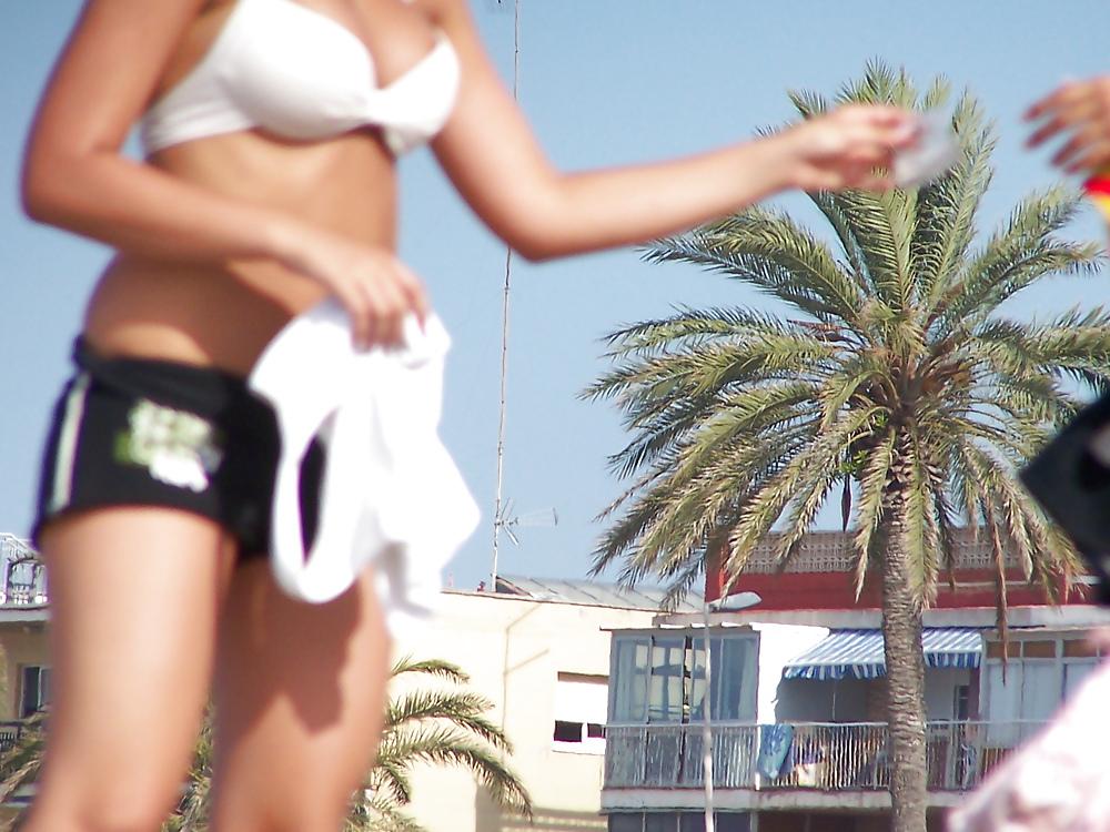 13P Brunettes beach