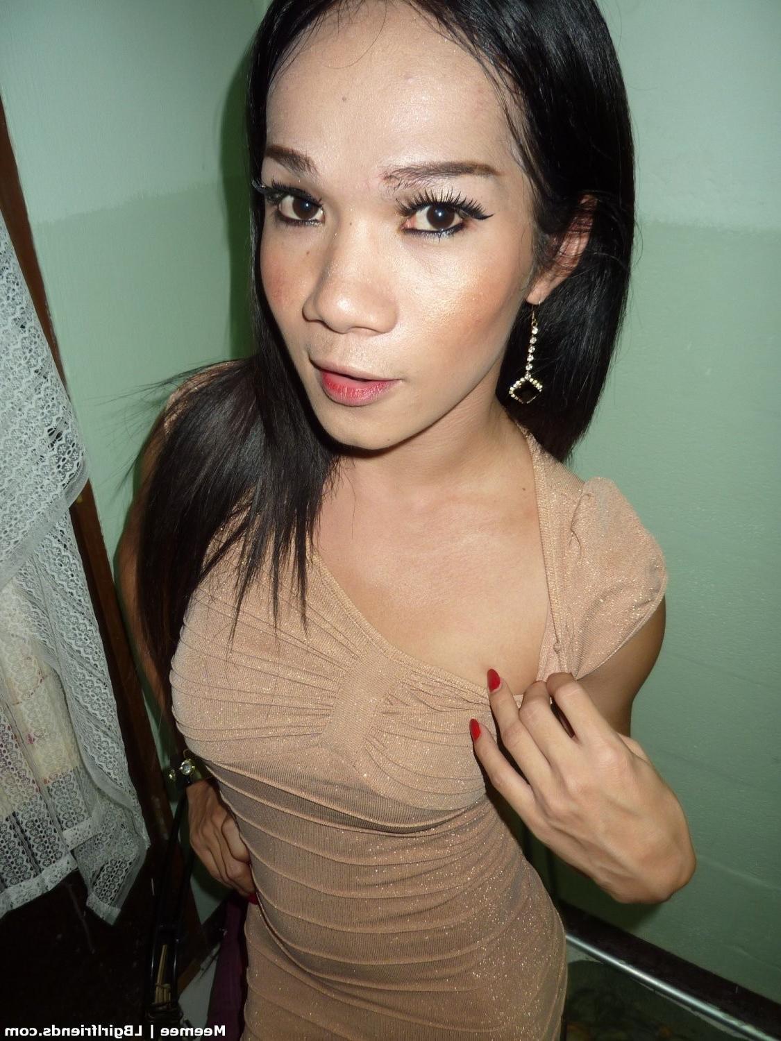 15P Hot Asian Ladyboy Girlfriend exposing her shemale cock and tight thai butthole