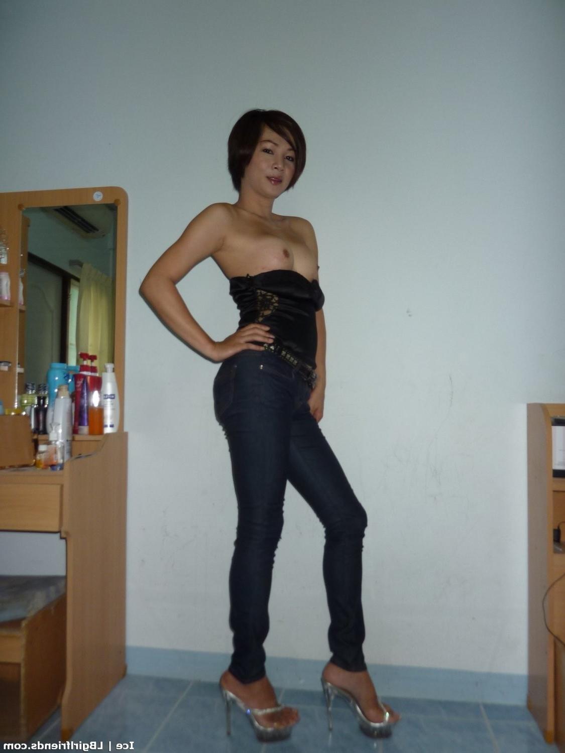 15P Hot Ladyboy Girlfriend flashing shemale asshole masturbating
