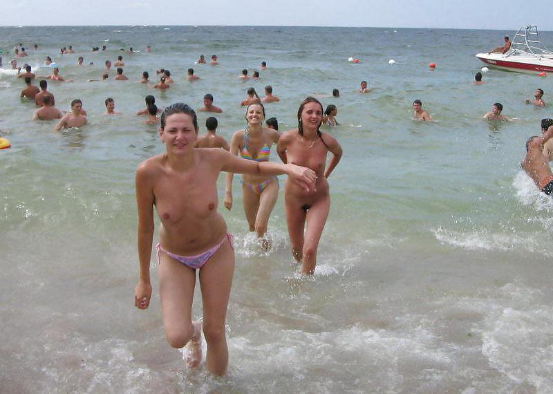 25P Nudist Beach Fun