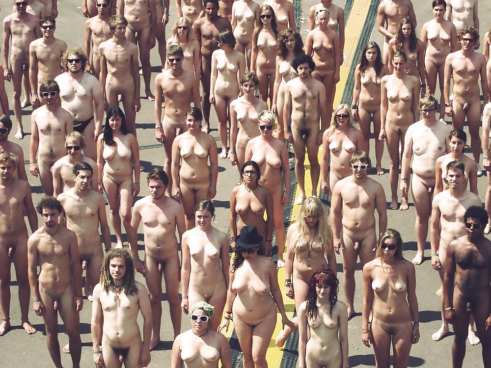 25P Random Public Nudity