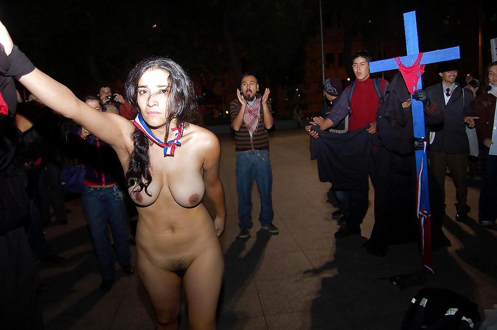 25P Random Public Nudity