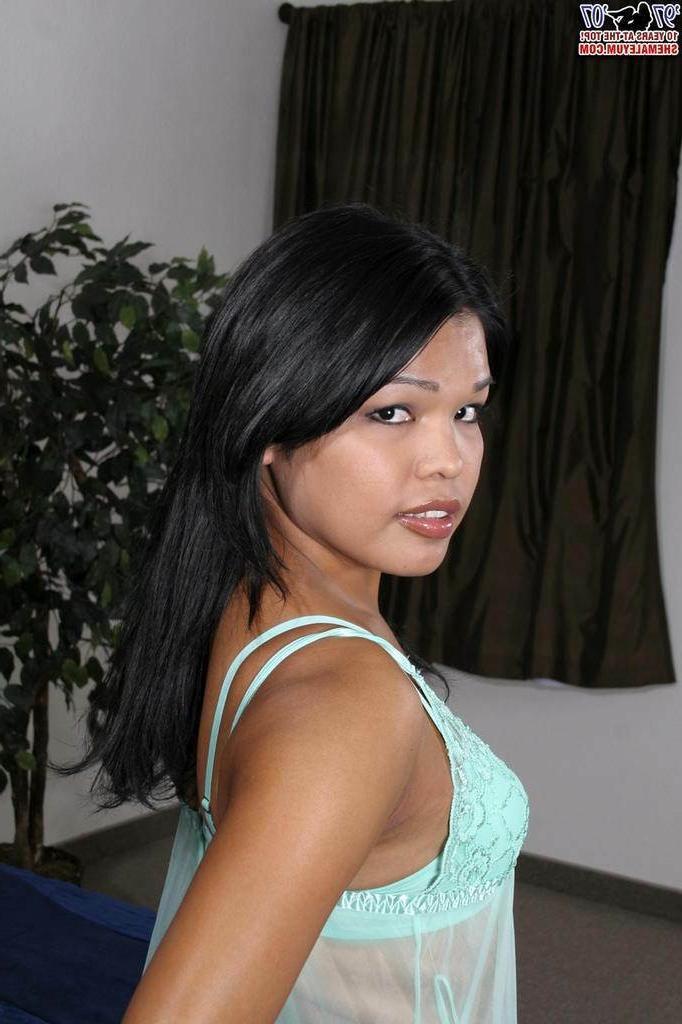 16P Cute asian shemale stripping