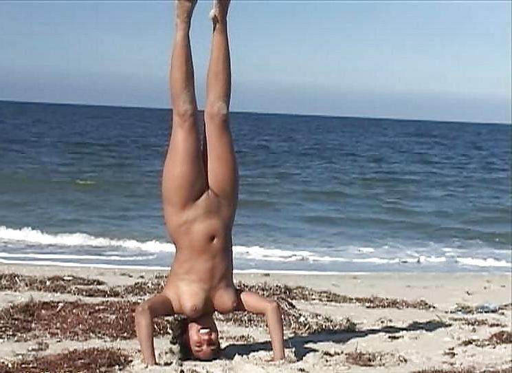 25P Beautiful Day At The Beach 2 by Voyeur TROC