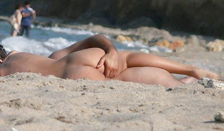 25P Beautiful Day At The Beach 2 by Voyeur TROC