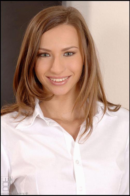 16P Young secretary gives a foojob