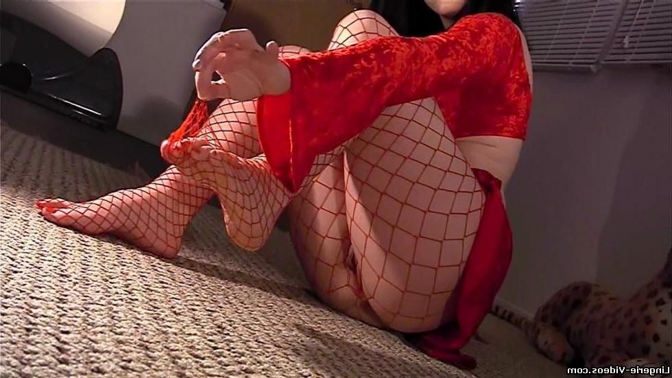 16P Babe with long legs in red fishnets