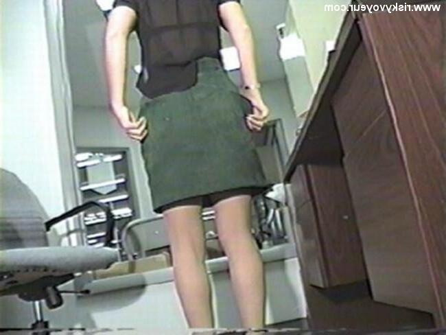 16P Risky office voyeur fun using a hidden webcam