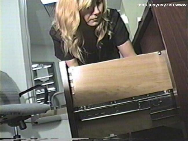 16P Risky office voyeur fun using a hidden webcam