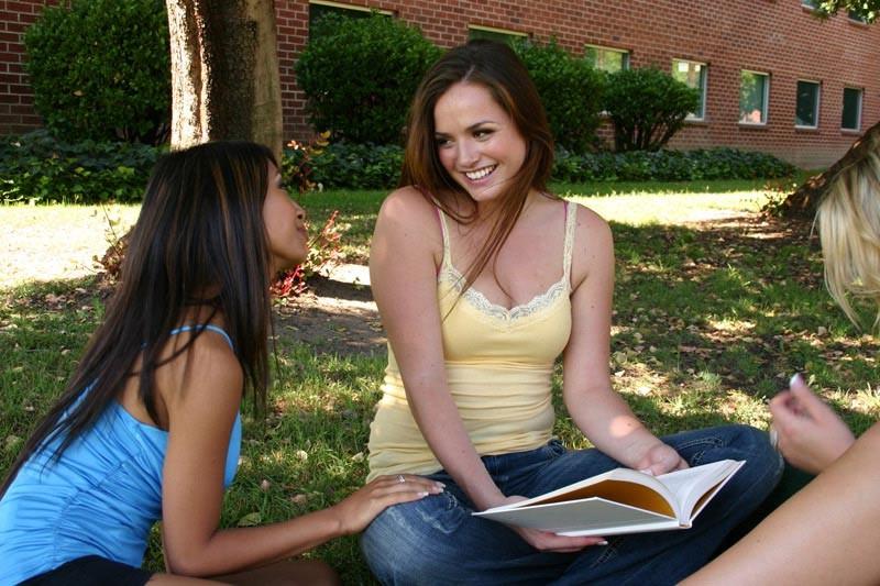 16P Sexy &amp;amp; dirty lesbian teens dildoing in group