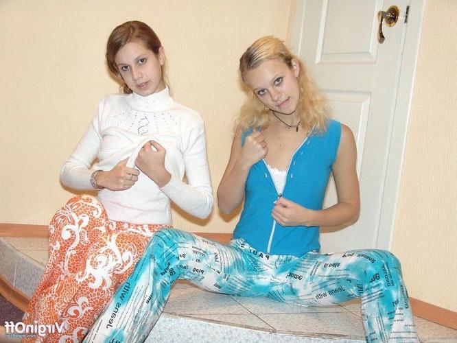 19P Young unexperienced lezzies fingering each other