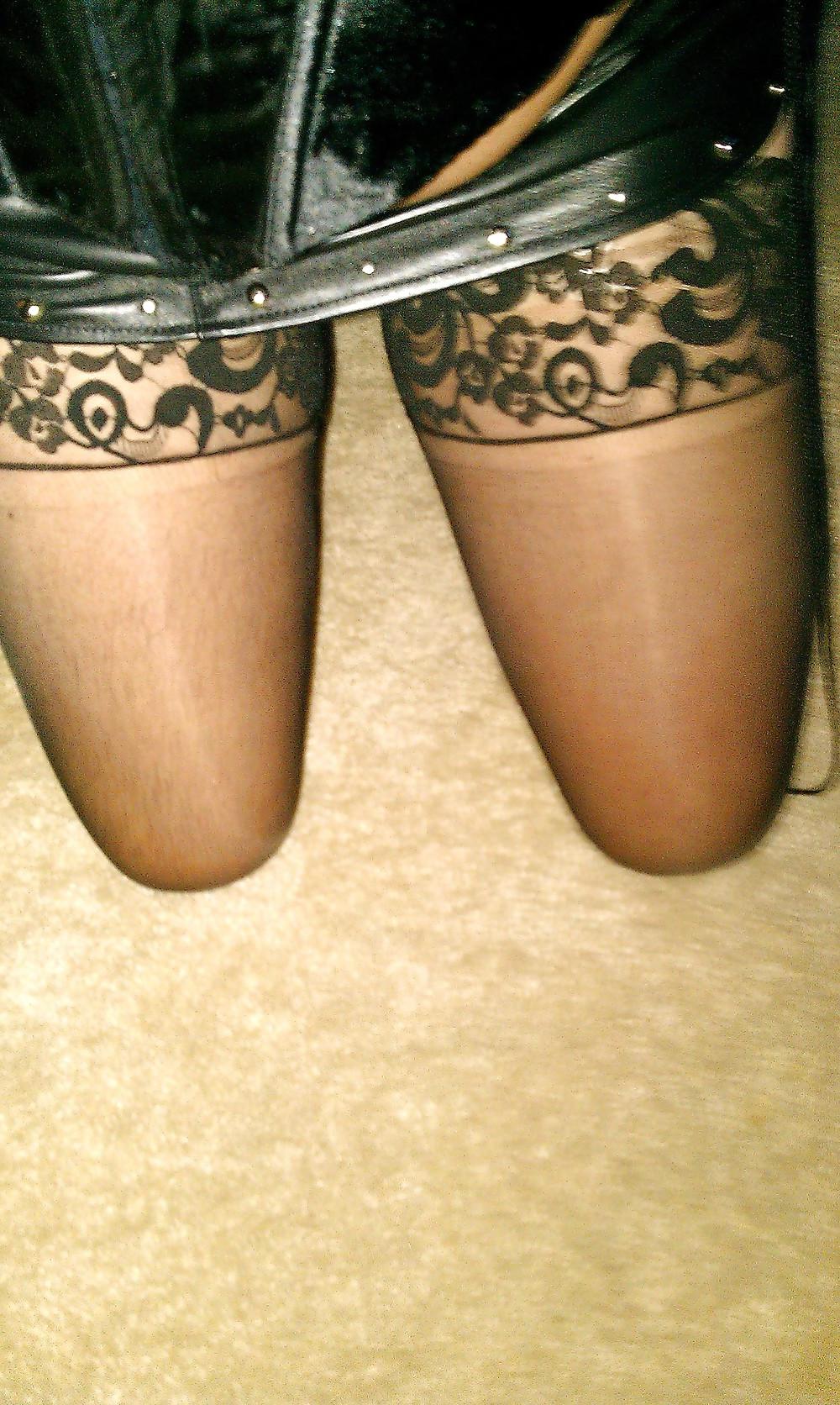 25P Leather skirt,stockings