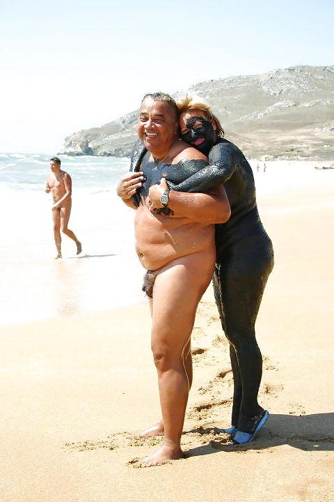 25P Nude Beach Fun