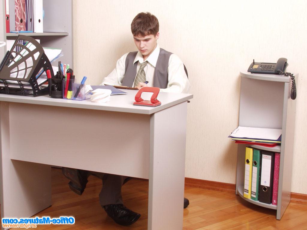 15P Business guy fucked sexual mature woman at office