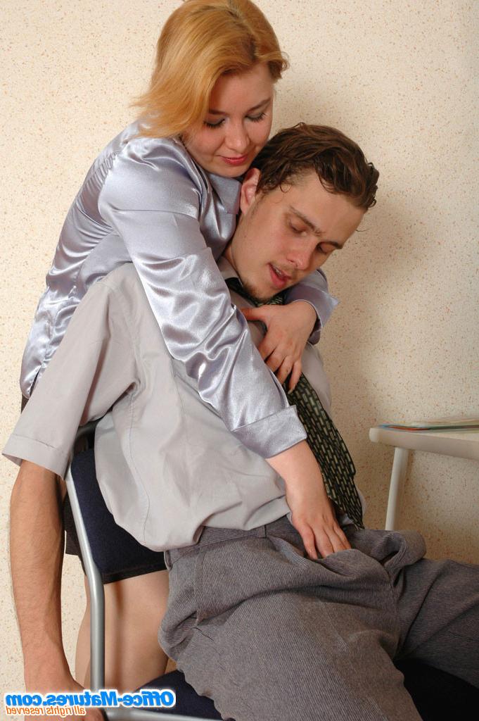 15P Business older woman sucks big cock young new worker