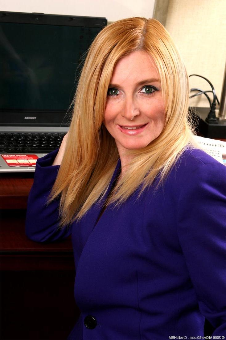 16P Blonde mature lady masturbating in her office