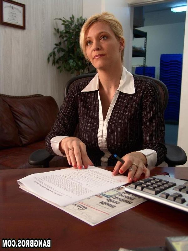 15P Secretary Charlee sucking to get her pay raise
