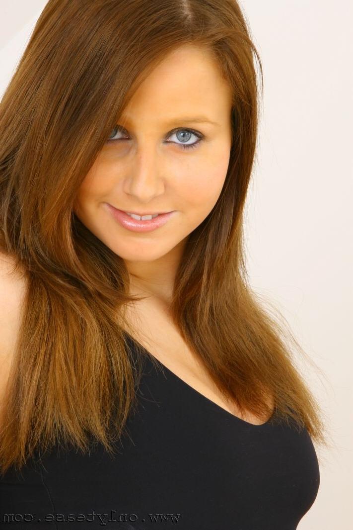 16P cute teen office girl